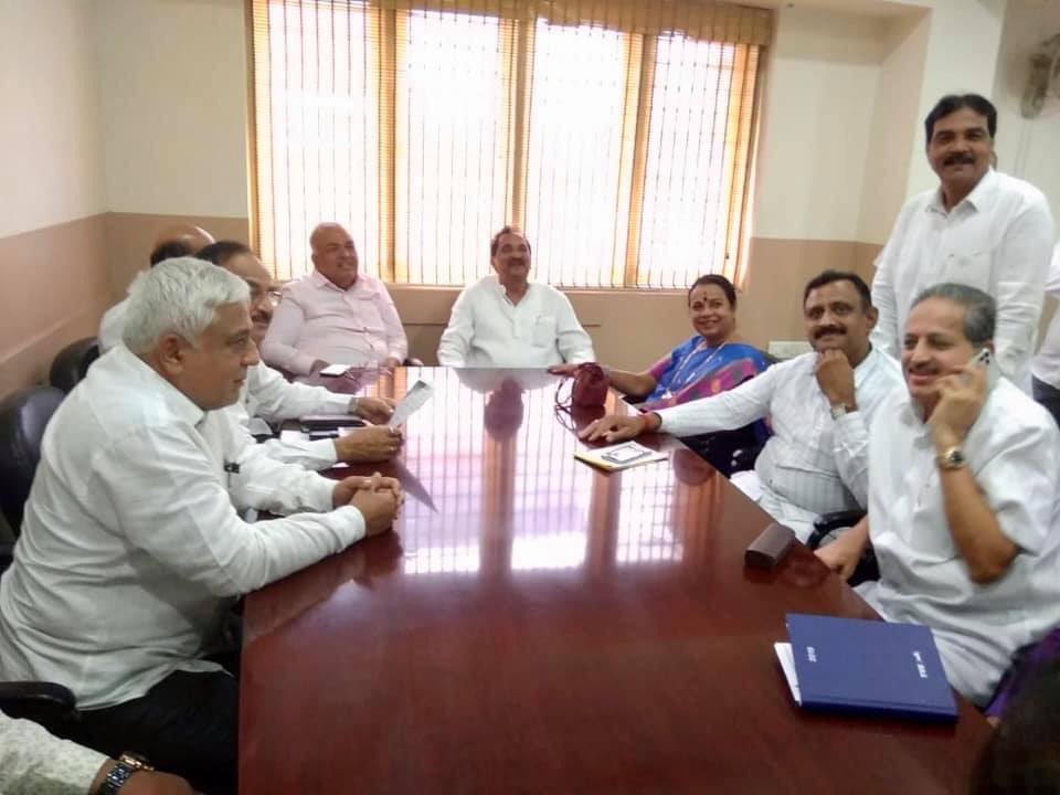 RLR_BTM's tweet photo. ಕೆ.ಆರ್.ಪುರಂ ವಿಧಾನಸಭಾ ಕ್ಷೇತ್ರದ ಉಪಚುನಾವಣೆಯ ಕುರಿತು ಚರ್ಚಿಸಲು ಕಾಂಗ್ರೆಸ್ ಪ್ರಧಾನ ಕಚೇರಿಯಲ್ಲಿ ಹಮ್ಮಿಕೊಳ್ಳಲಾಗಿದ್ದ ಕೆಪಿಸಿಸಿ ವೀಕ್ಷಕರ ಸಭೆಯಲ್ಲಿ ಶ್ರೀ ರಾಮಲಿಂಗಾರೆಡ್ಡಿ ಅವರು ಭಾಗವಹಿಸಿದ ಕ್ಷಣ. 

ಶ್ರೀ ಕೆ.ಜೆ.ಜಾರ್ಜ್, ಶ್ರೀಮತಿ ಉಮಾಶ್ರೀ, ಶ್ರೀ ಯು.ಬಿ.ವೆಂಕಟೇಶ್, ಶ್ರೀ ಸತ್ಯನಾರಾಯಣ ಹಾಗೂ ಇತರರು ಉಪಸ್ಥಿತರಿದ್ದರು. https://t.co/Pp5NQ6svvX