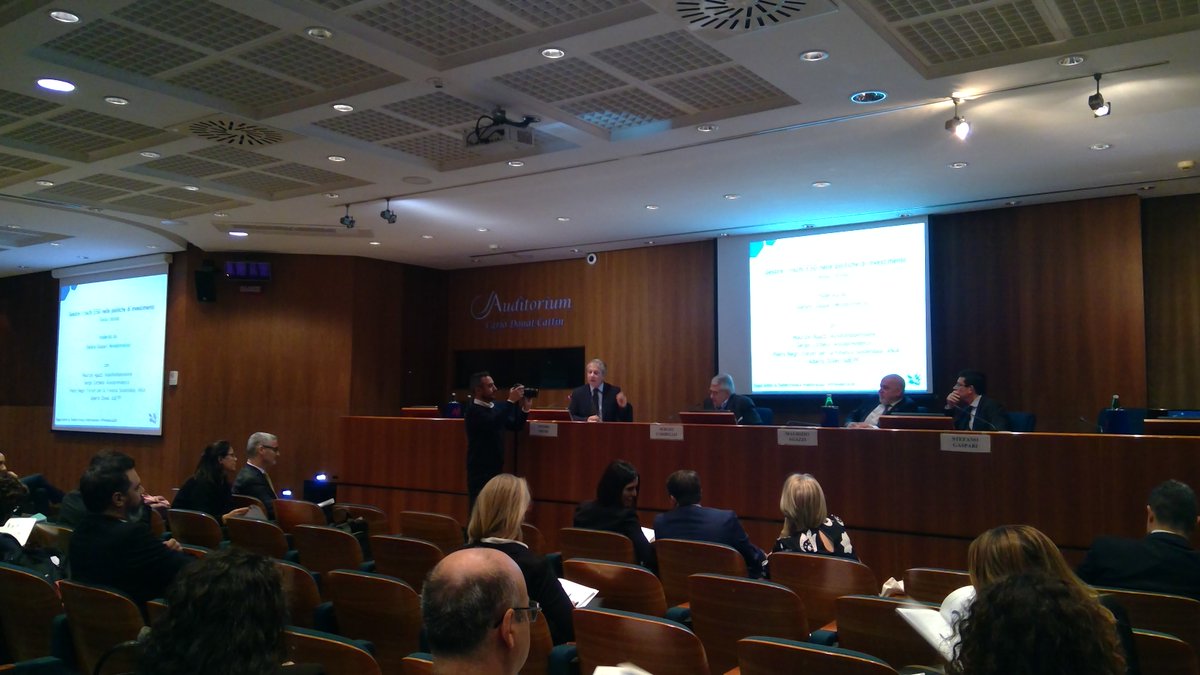 SriEvent's tweet photo. it should be #mandatory for #pensionfunds to include at least one #esg / #sri compartment in their investment offer to members, says @PietroNegri6 

#settimanasri #FinalDay #PrevidenzaSRI #ItalianSRIweek #esg #sri #sustainablefinance https://t.co/p4DYnuVzYZ