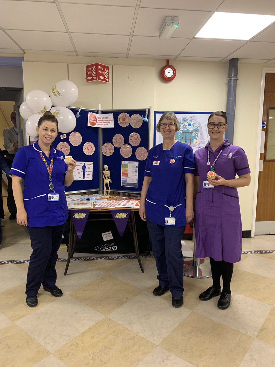 IPCTeam_LTHTR's tweet photo. Tissue viability promoting  #stopthepressure  @HospitalTvn @elaineTVN @QLthtr  Elaine will be at CDH this afternoon so pop down and see her and support stop the pressure. https://t.co/ClVYvungJk