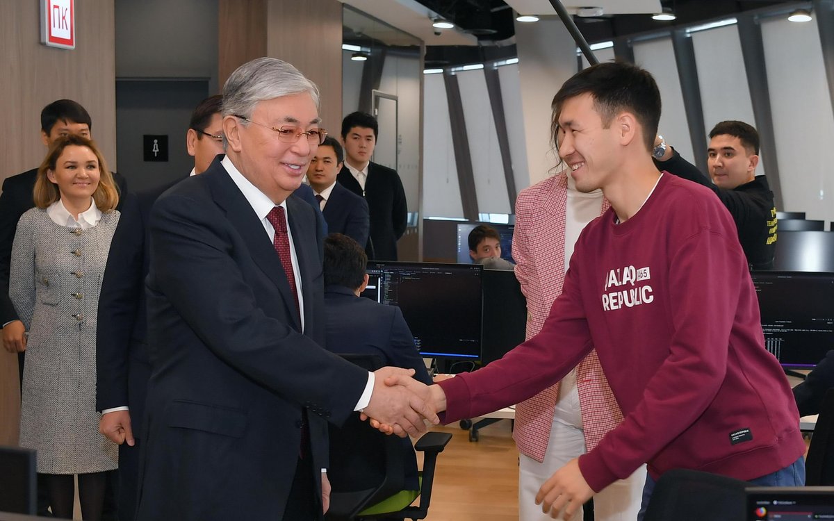 helloalem1's tweet photo. #helloalem
On 20th of November, head of state Kassym-Jomart Tokayev visited us. We presented our school and acquainted with the education program. The President also met with students and talked about the benefits of studying at alem.
“The task of… https://t.co/bxvH93QHnf https://t.co/1ymhplRzyz