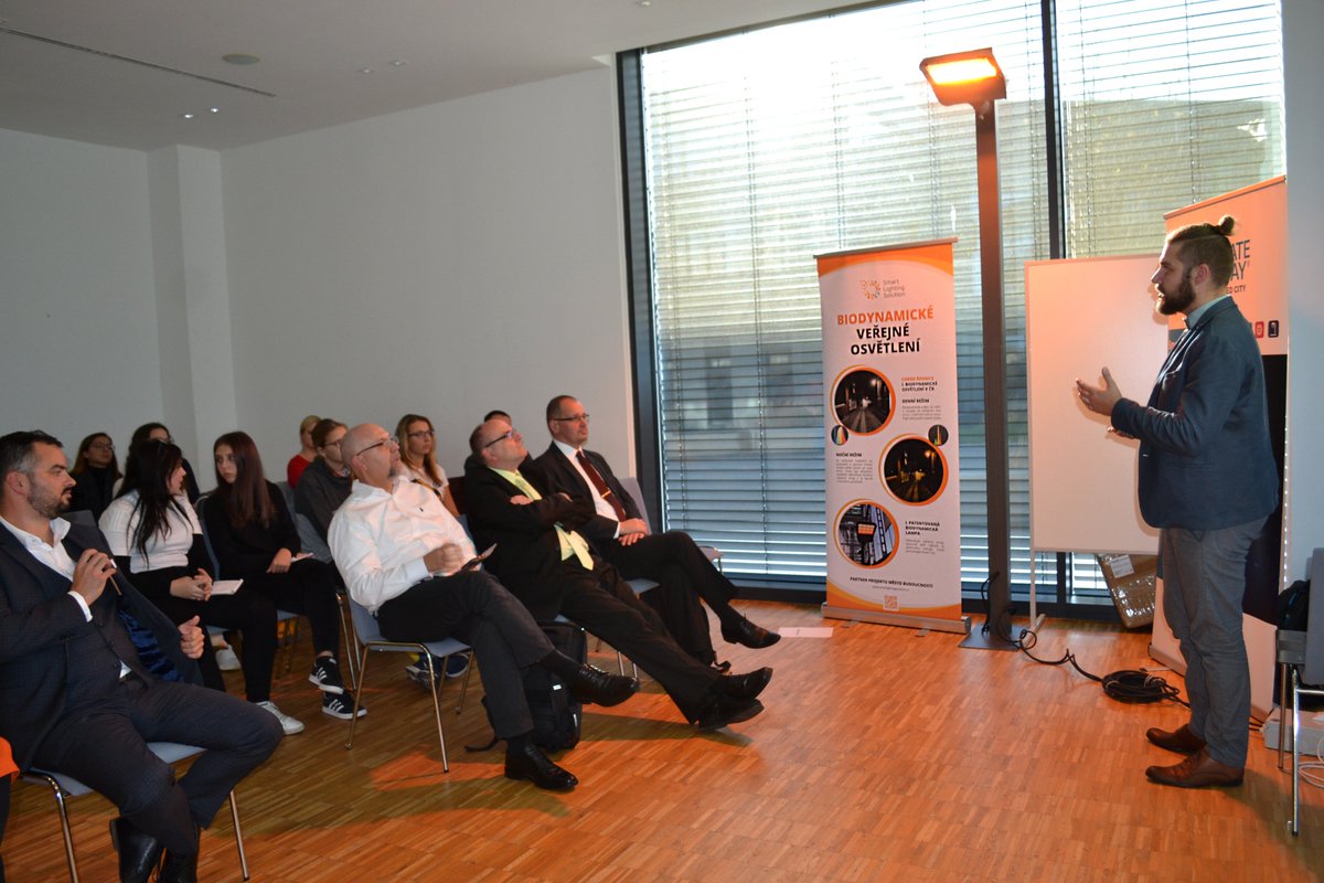 SmartLightingS1's tweet image. Pod záštitou #AspernSmartCityResearch ve Vídni a ústavu #SmartLightingSolution, jsme úspěšně uskutečnili mezinárodní konferenci věnovanou problematice měst budoucnosti, #Smartcities, biodynamickému osvětlení, plánování rozvoje měst a obcí v ČR.#sls#aspern
smartlightingsolution.cz/aspern-smart-c…