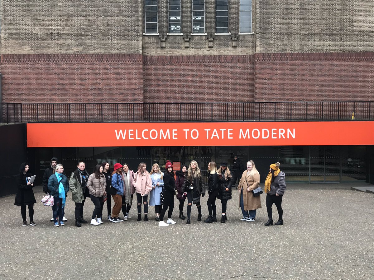 zoewowe's tweet image. Foundation Degree Art Practice students from @CollegeMerthyr in London visiting the White Cube and the Tate Modern #teachingoutsidetheclassroom
