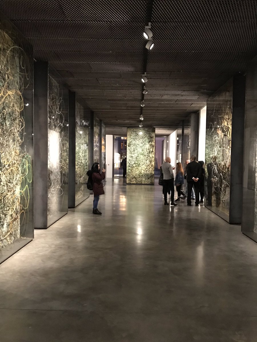 zoewowe's tweet image. Foundation Degree Art Practice students from @CollegeMerthyr in London visiting the White Cube and the Tate Modern #teachingoutsidetheclassroom