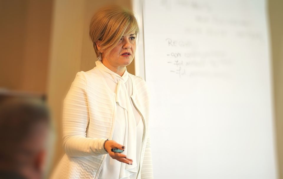 LIBRABANK's tweet photo. Great interaction in the heart of Transylvania with super proactive entrepreneurs about financing opportunities through European Investment Fund programs.
@EIF_EU
Thank you, #Cluj!
#SMEInitiative
#CCSGF
#CuturalAndCreativeSectors
#LibraInternetBank https://t.co/pu91nFaB8J