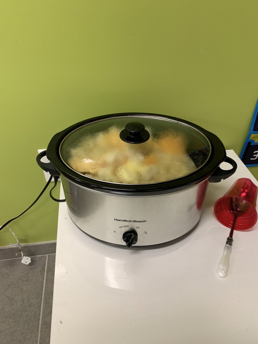 jenhencken's tweet photo. My famous mac and cheese is cooking for todayโs pot luck lunch! #TPSconnects #crockpotclassroom #TPSlife https://t.co/OWTQMQXVCT