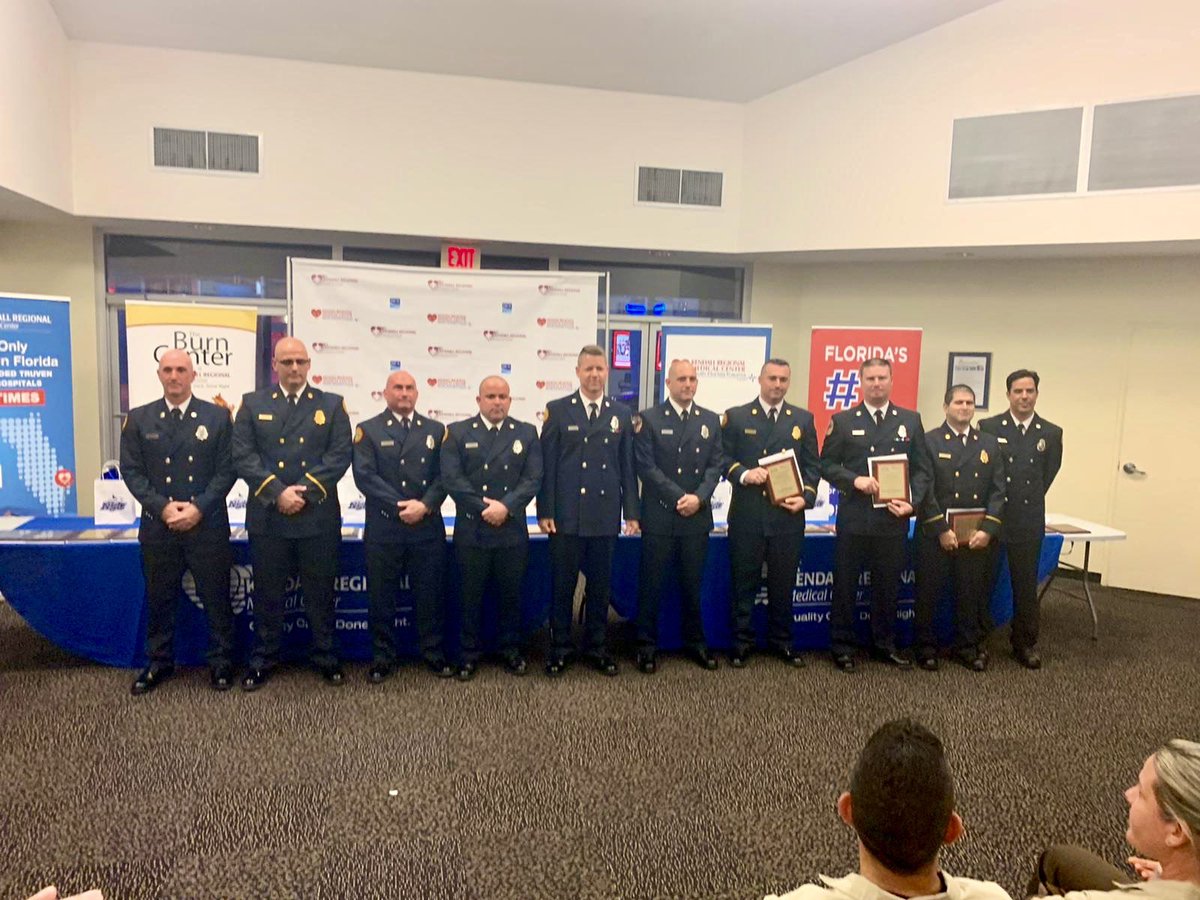 MiamiDadeFire's tweet photo. On Tuesday, November 19, The Kendall Federation of Homeowners Association (KFHA) recognized #MDFR #Engine37, #Rescue37, #Rescue57, #Engine56 and #EMS43 for their response and effort in two calls that saved lives.
Read more about the calls ➡️ https://t.co/7njGns6pyC https://t.co/nMDLv7gnGr