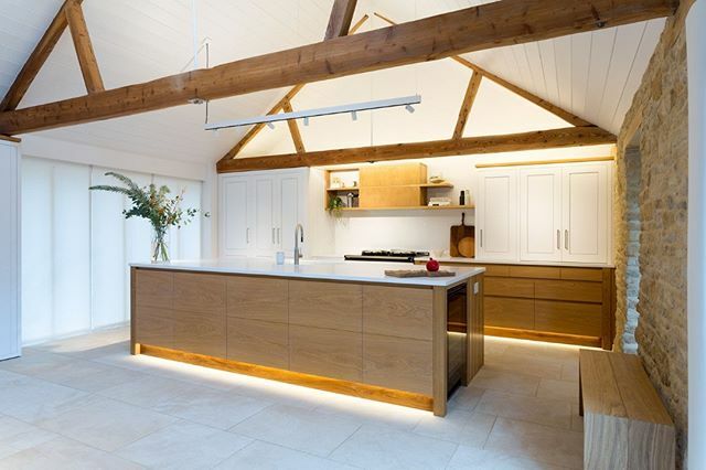 #RT WaywoodBespoke: Looking at the other side of the kitchen, this shows the additional bank of oak drawers behind the island unit.  The combination of oiled oak with some hand painted cabinets has worked really well.
#kitchens #bespoke #furnituremakers …