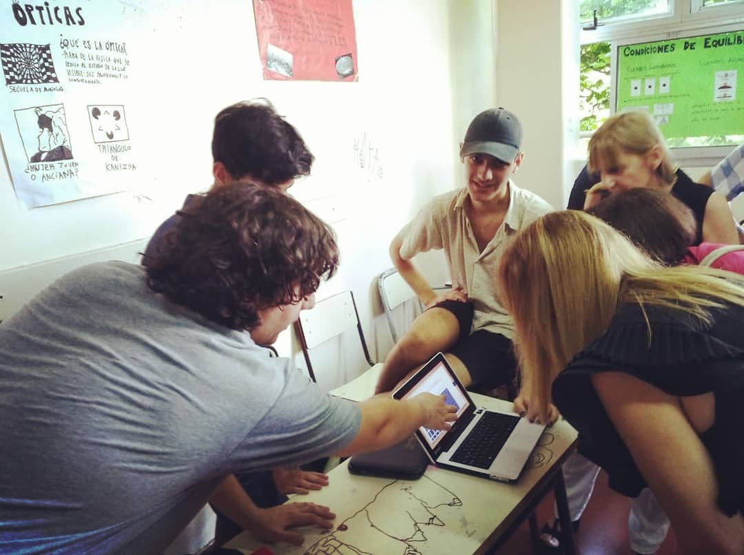 Andrea Bruzos tweet media