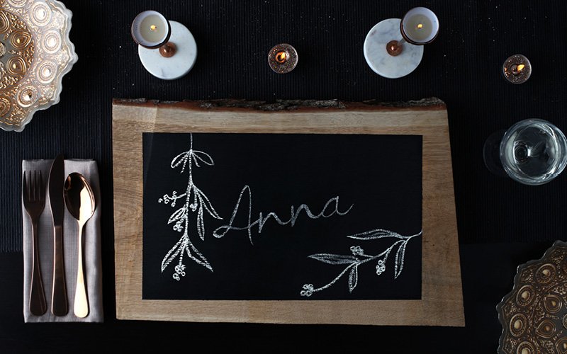 Make you Christmas Table extra personal with Rust-Oleum Chalkboard Paint you can create a tough and scratch resistant writeable/wipeable chalkboard surface on a wide range of substrates! Available in Red, Pink, Blue and Old School Green <a href="/Dycon/">Richard Colgan</a> @MakeItRustoleum #Christmas #DIY