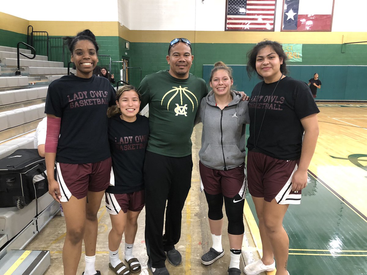 Coach Mulkey and his Highlands girls!!