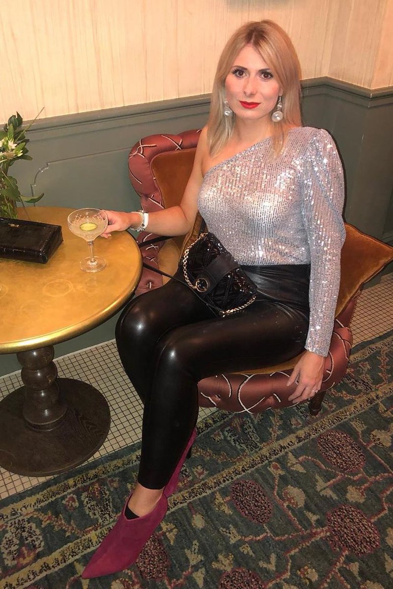#LeatherPants #LeatherTrousers #BlackLeather #LoveLeather #Leather #LinL #LadiesInLeather Credit: #EmmaMainland #TheStyleCat