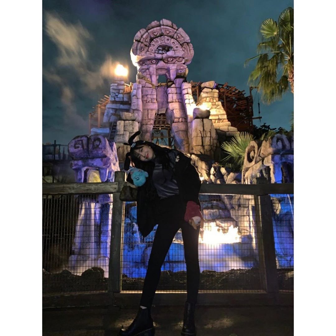 JFYMM's tweet photo. 191121 twicetagram update 
#TWICE #트와이스 #MOMO #모모 https://t.co/IBk81YKkZd