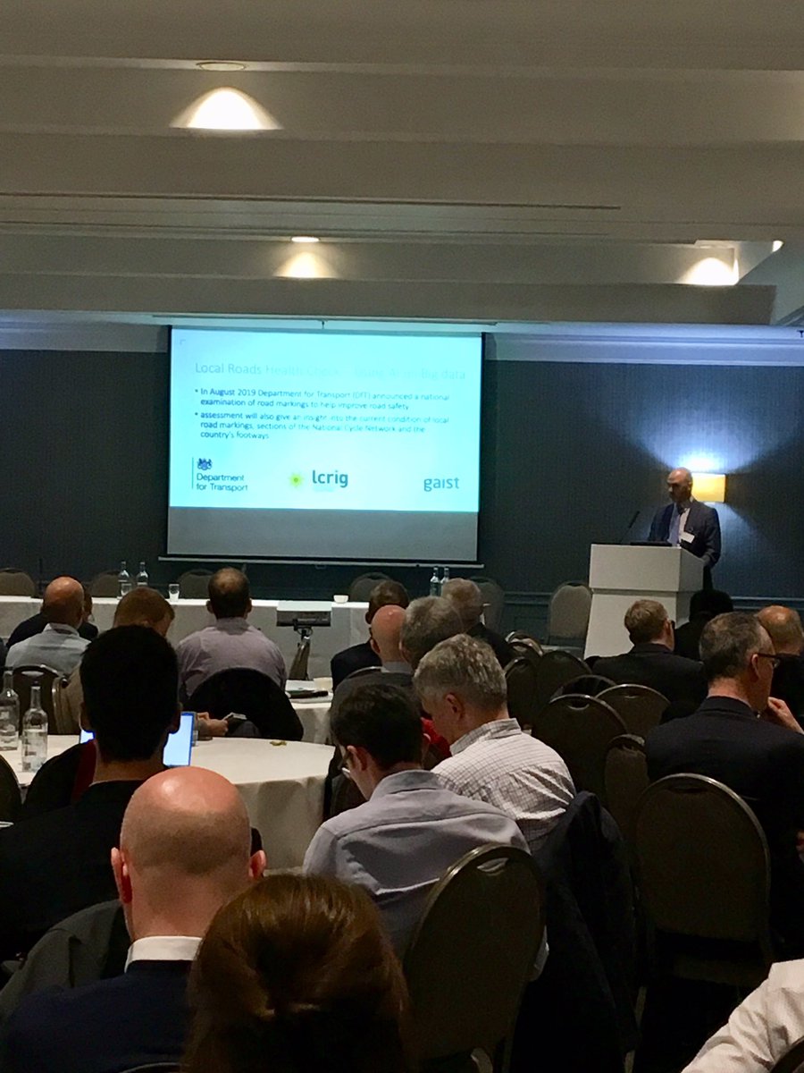 IUK_Space's tweet photo. After a spirited discussion by the second panel, we welcome @SteveBirdsall our second keynote speaker for the day, detailing the differences between data and insights in an ever evolving world #GeospatialSIG https://t.co/1dUlbufSY1
