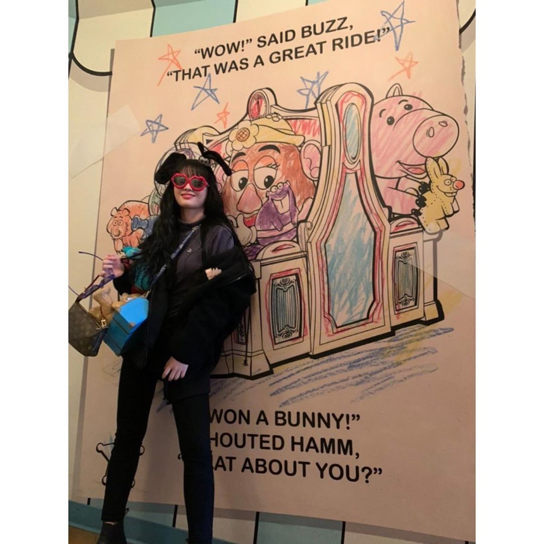 JFYMM's tweet photo. 191121 twicetagram update 
#TWICE #트와이스 #MOMO #모모 https://t.co/KaG9FEyN29