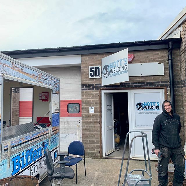 Stoked to work with our local friend &amp; welding pro @nottswelding giving the @biffenskitchen street food van some winter tlc. Getting it ready for all those tacos 🌮 which are bound to feature on the menu in 2020! #thanks #streetfood #croyde #croydesurf