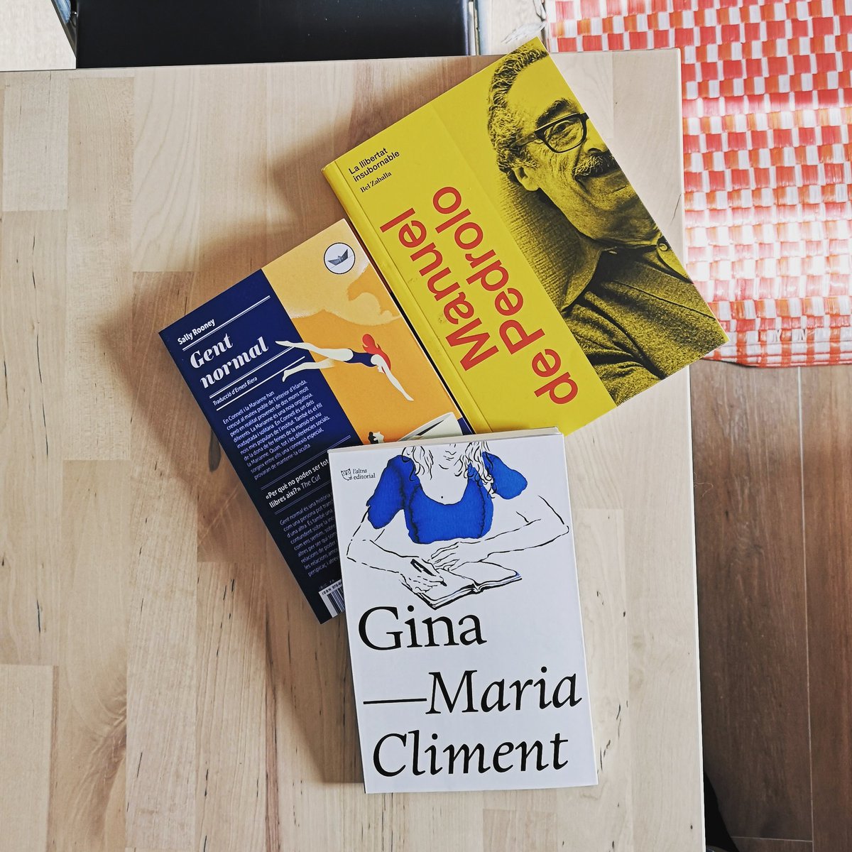 albafores's tweet photo. M'he firat a la @DocumentaBCN i estic comptant les hores xq arribe el cap de setmana 🤓📚 #manueldepedrolo #mariacliment #sallyrooney #sallyrooneynormalpeople #llibres #lecturespendents https://t.co/Vl15DjcvqG