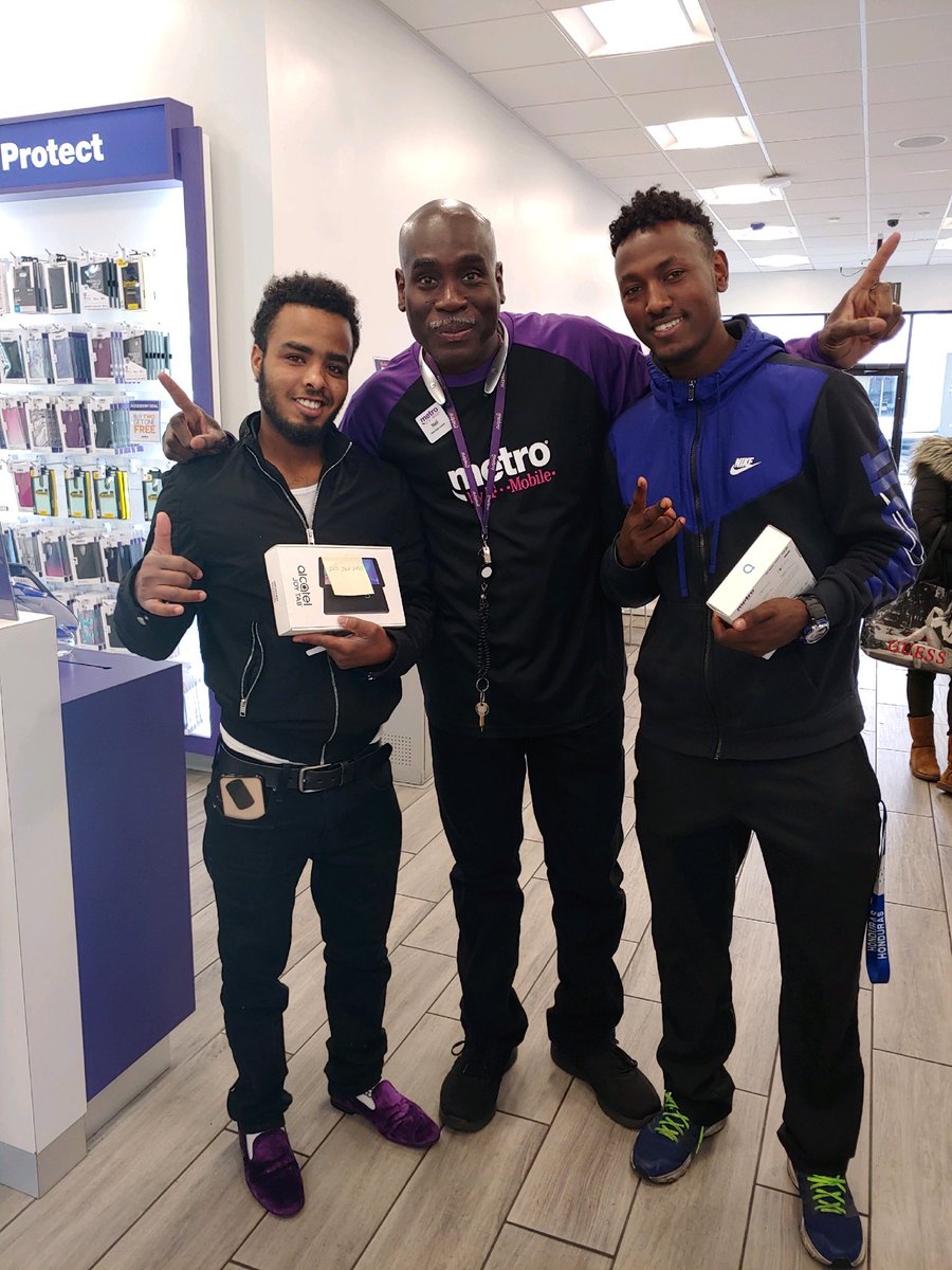 Milano_TM's tweet image. Ok “69th St Neil” did a 2 for 1! #Tabletsforall #MetrobyTMobile