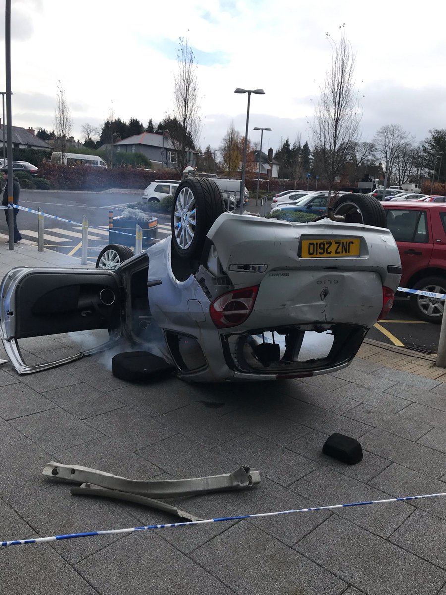 NIRoadPolicing's tweet image. Thank you to all the emergency services who attended the AXA Northern Ireland RoadSafe RoadShow this morning at the Foyle Arena.13 schools from the surrounding area learnt the importance of road safety. #KeepingPeopleSafe #RoadSafetyRoadshow #PCSP