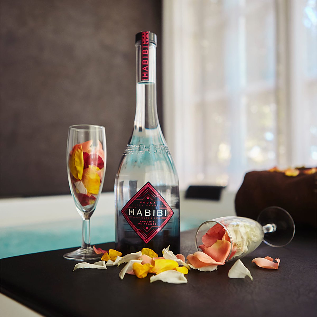 VodkaHabibi's tweet photo. Power your moments of Celebration with Habibi vodka 🍹🍹
#madeinfrance #vodka  #cocktails #afterwork #weekend #party https://t.co/1KNrJE5kyv