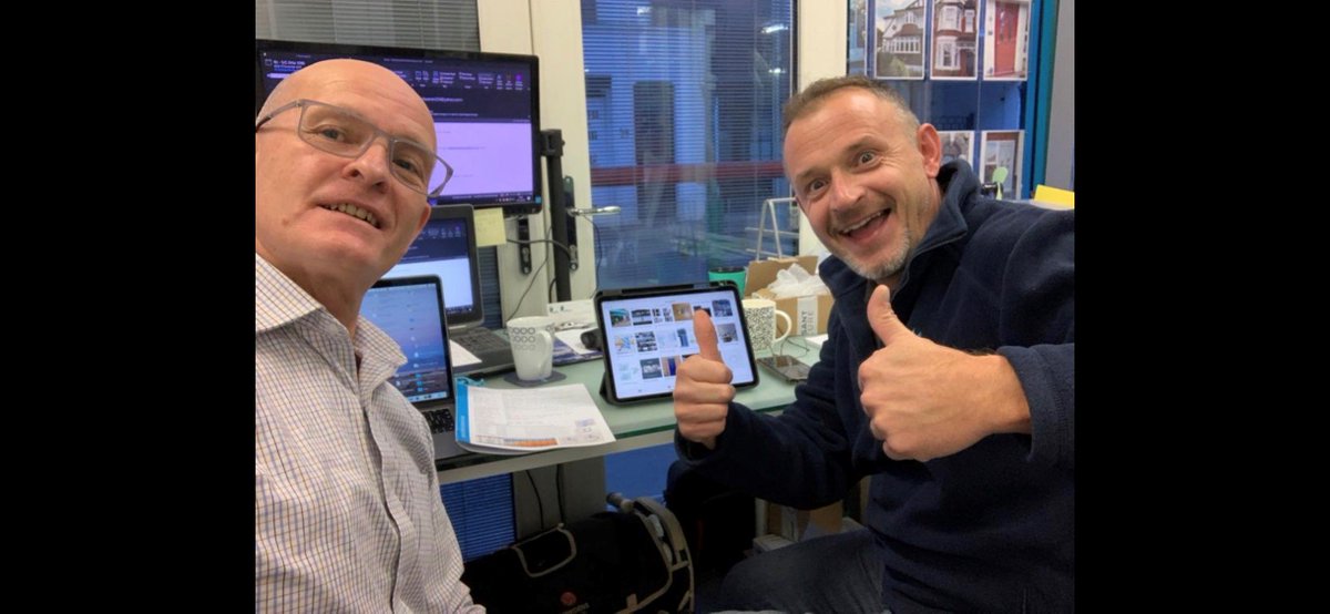 WindowSales_Lab's tweet image. Colin from @osbornglass receiving his Paul Clifton sales system fact find &amp;amp; design form, with accompanying iPad Pro complete with all design &amp;amp; specification photo albums &amp;amp; brochures to wow his customers!!

@WindowSales_Lab 
#upvc #windows #doors #doubleglazing #sales #mentoring
