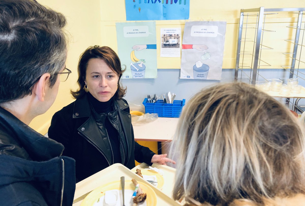 Retour à la cantine ! Portes ouvertes à l’école Bruxelles où les parents expérimentent le tri et la collecte des bio déchets comme le font toute l’année les enfants des écoles du 9e avec <a href="/loveyourwaste/">Love your waste</a>
