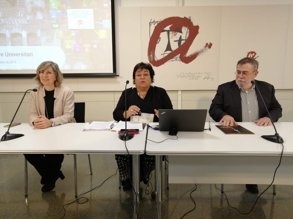 tarragonaradio's tweet photo. ACTUALITAT: "Les dones filòlogues seran les protagonistes del calendari del 2020 de la @UniversitatURV" https://t.co/24Vbcy1YgB https://t.co/QED4JvqR9q