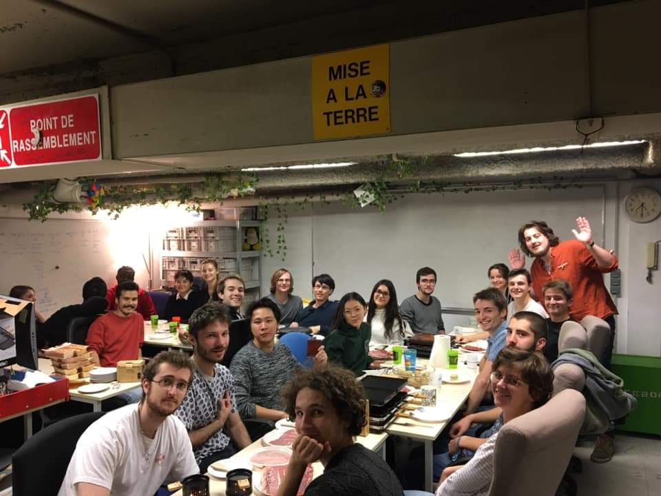 Merci à tous ceux qui sont venus partager une raclette au local pour le premier dîner de l’année de l'asso ! 

On espère que vous avez aimé autant que nous et on se retrouve bientôt pour le prochain ! 

#viesssoece #raclette