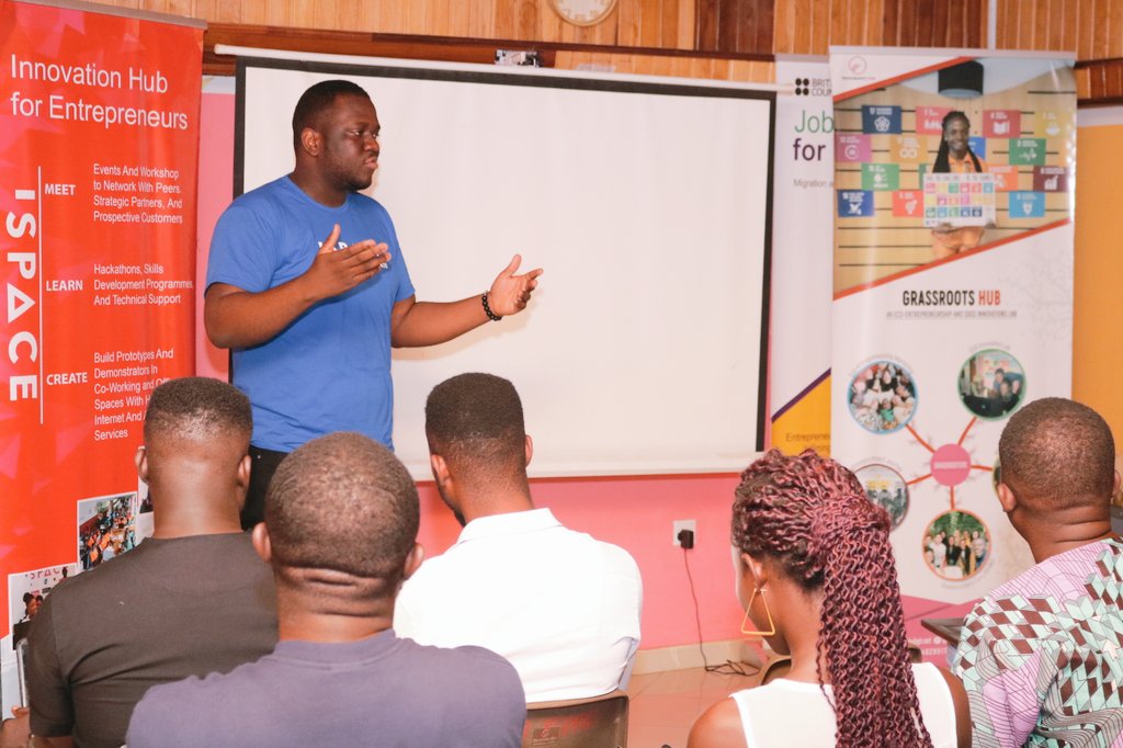 iSpaceGh's tweet photo. Our lead developer @Sir_BrianAO introducing the #startups to more Digital tools to use: trello, slack and how to use these tools. Startups should invest more time in learning basic technologies and how they work

#iSpaceTour #EntrepreneurshipTour #MEGA #MEGA2019 #iNet #iNet2019 https://t.co/t3k6bazd2f