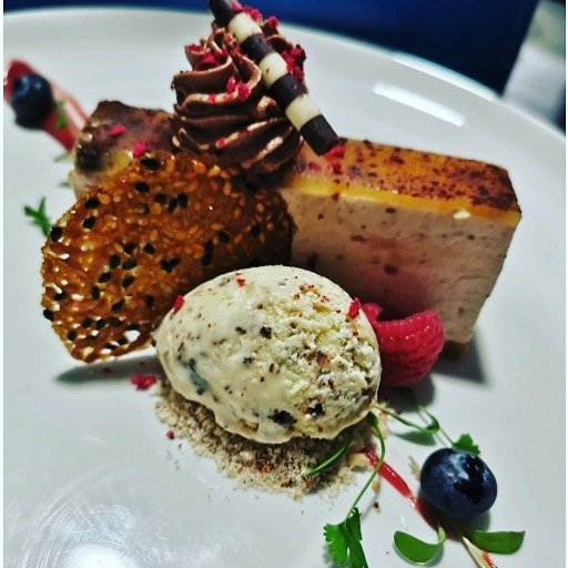 If you have a sweet tooth try our Home-made cheesecake with brown bread ice cream 🍰 #cheesecakeoftheday #leftbank #gastrofood #gastropub
