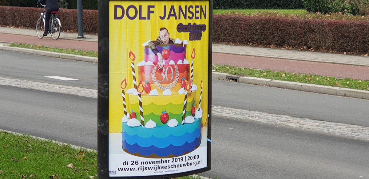 Loop me buiten en je denkt.. laat ik eens een showtje van <a href="/Dolfjansen/">Dolf Jansen</a>  opzetten op Spotify. 

1straat verder... Een reclame bord! 

Fuck Google, fuck cookies! Hoe is dit nou weer mogelijk! 

😂