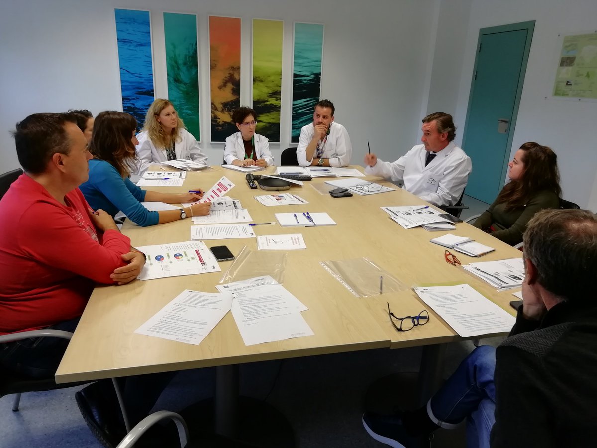 HUniv_Poniente's tweet photo. La Comisión de #HospitalLibredeHumo del #HARToyo (nivel plata) se reune con @DAPAlmeria y el IES Campos de Nijar para avanzar en medidas de actuación contra el tabaquismo. @saludand @juanbelmena https://t.co/xYjvRZK69i