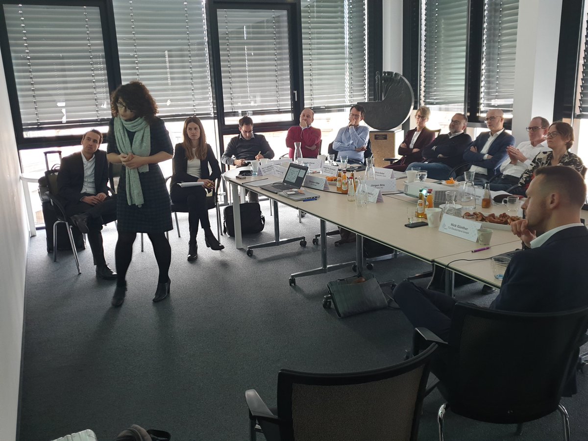 Heute findet bei uns in Frankfurt der thematische #ERFA zu #PeopleAnalytics statt. Gerade im #Personalcontrolling kommt man an dem Thema derzeit nicht vorbei. Falls Ihr Wissen über PC noch etwas lückenhaft ist, empfehlen wir unsere Ausbildung: ow.ly/fxYO50xgXmC #DGFP #HRM