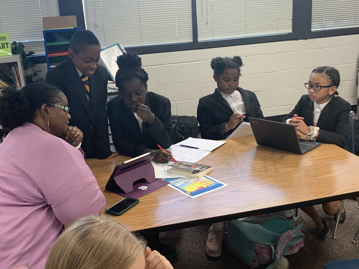 LawrencevilleES's tweet photo. Our ATLAS (Alliance To Lead &amp; Serve) Leadership students are working hard developing a presentation on the “5 Phases of Leadership.” #LeadByLearning 😎 https://t.co/Gd7XgCd2eM