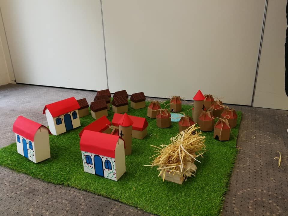 ATM_Events's tweet image. Was hat ein Messestand und ein Miniatur-Dorf gemeinsam? 🤔
Nichts denken Sie? Erst ging es gestern zu #wüstenrot um unser neues "Siedler Event" durchzuführen.
Anschließend auf der #dhbw in Stuttgart für unseren Kunden.

#siedlerevent #messebau #alleshinbekommen #tagediebegeistern