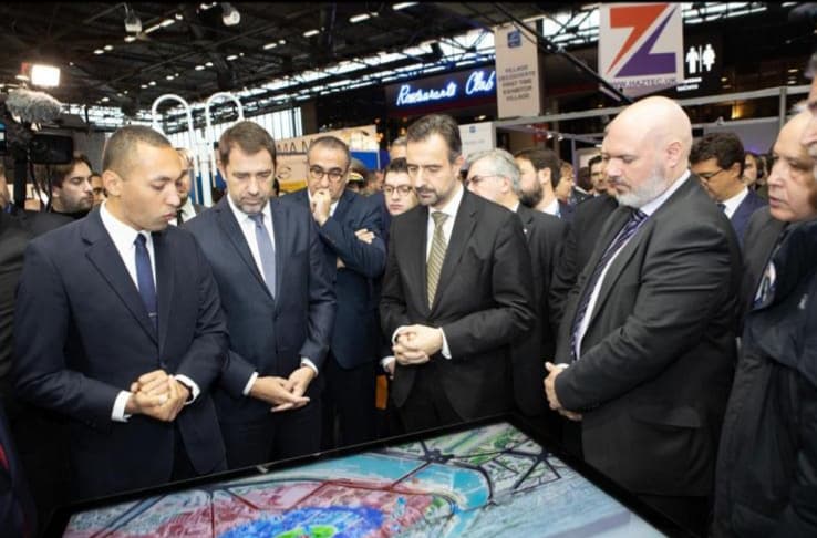 AXONESYS's tweet image. Our partner IDEMIA had the honor of receiving @CCastaner  at its stand. The minister of Home Affairs was able to discover our security device #OODA by @Obvious_Tech.

#milipol #milipol2019 #partnership #OODA #idemia #axonesystems #obvioustech