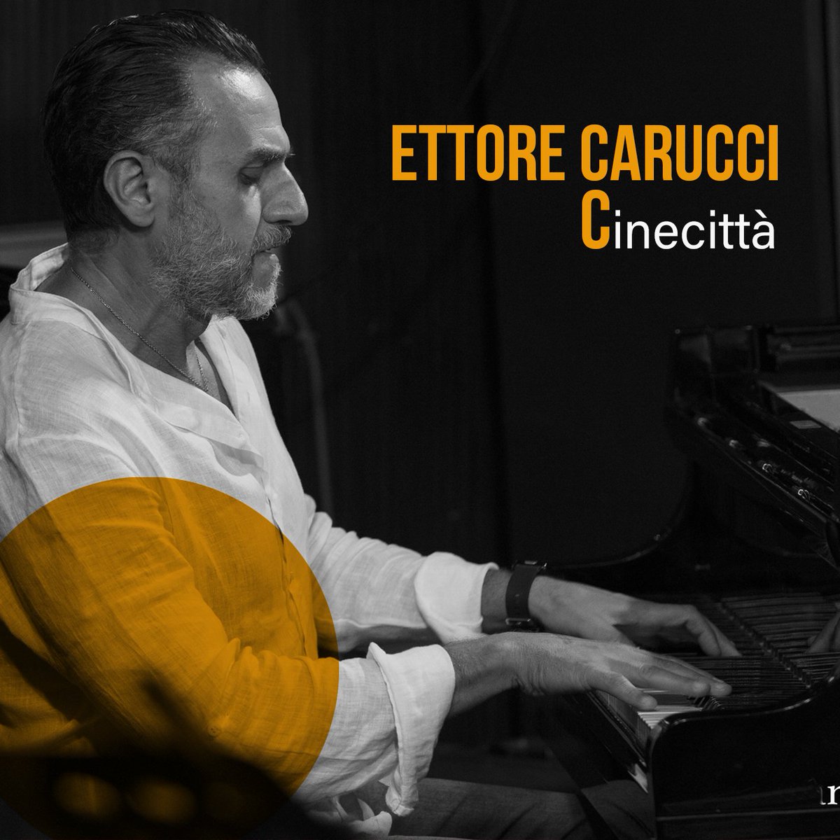 EttoreCarucci's tweet photo. In tutti gli store online https://t.co/grL4goLyzj
