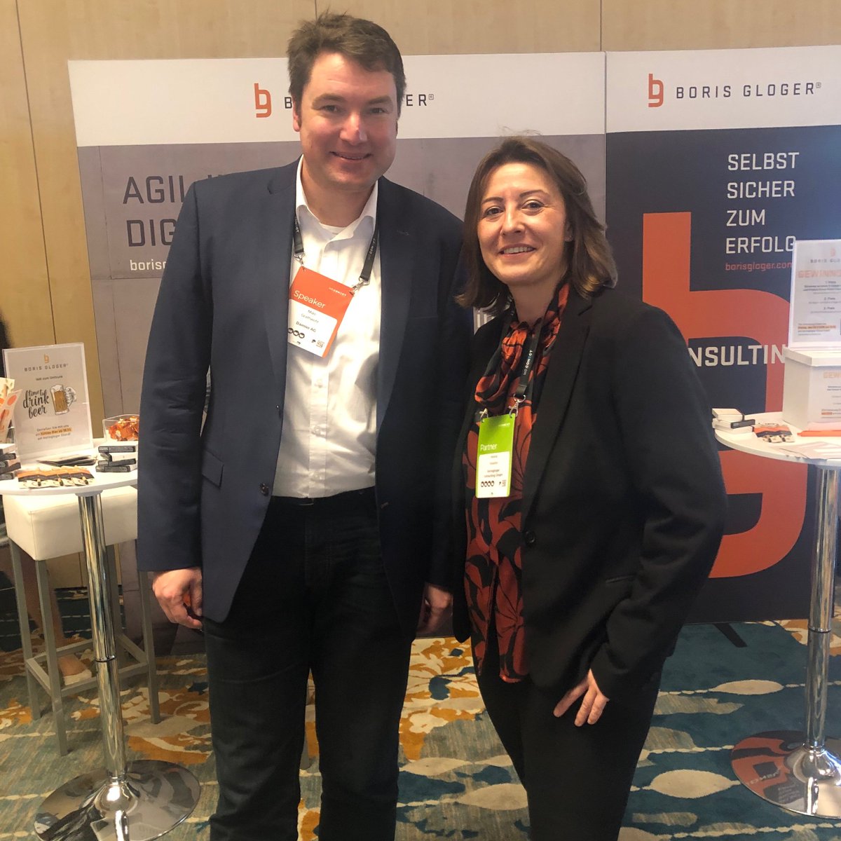 helenevaladon's tweet image. Toller Vortrag, tolle Story über die agile Journey bei Daimler Electric Vehicle von Marc Grathwohl auf der #AgilePep! #agile #hardware #sustainability