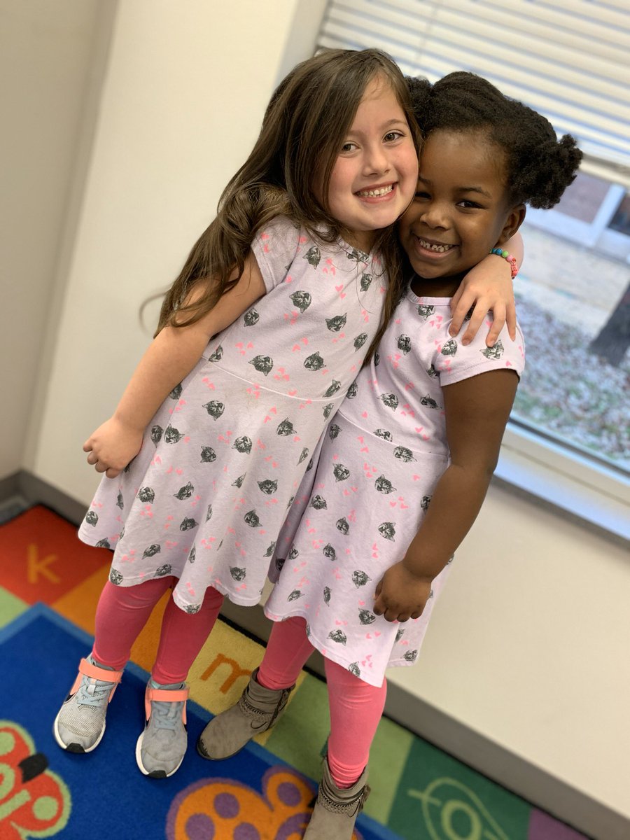 prinetime2learn's tweet photo. Nothing makes these girls happier than when they match #MISDliveskind #twinning https://t.co/cenBdgsu2m