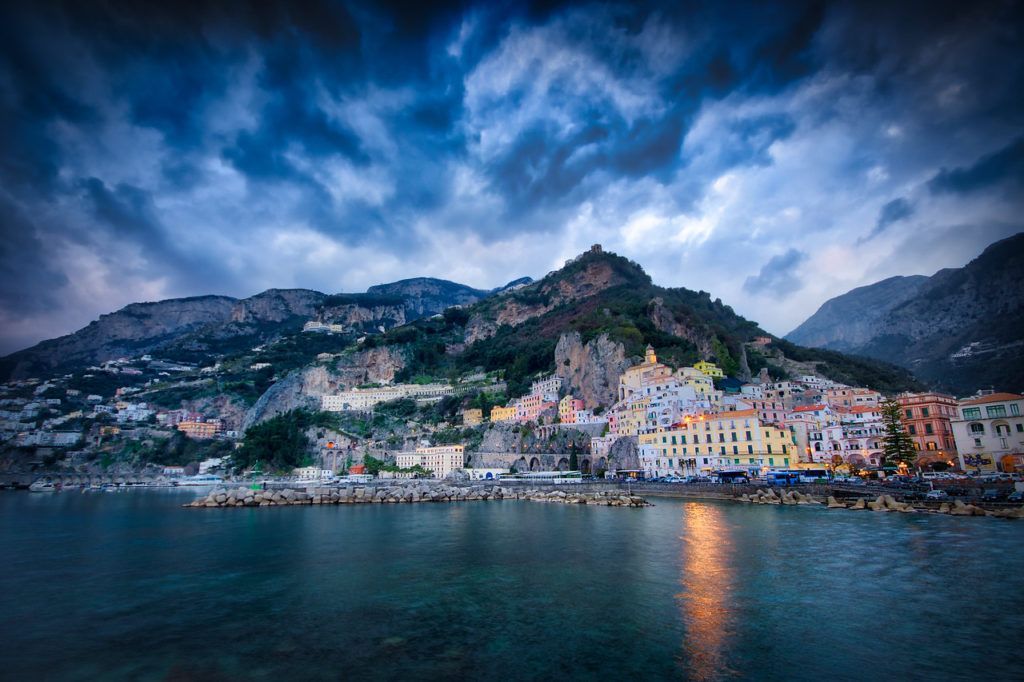 Here is one from the Archive!
New Photo: Amalfi`s Pier
Read more at: https://buff.ly/2AJFwUs #amalfi #blue #buildings #clouds #coastal #dark #Sony #PictureOfTheDay #landscapephotography