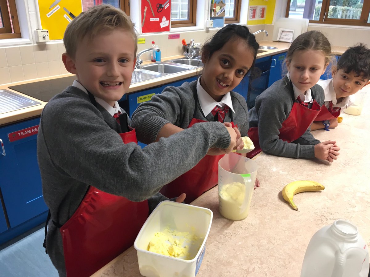 YMS_Create's tweet image. Liquid measurements 
Year 3 make milkshakes as they learn how to measure liquids correctly in the food room.