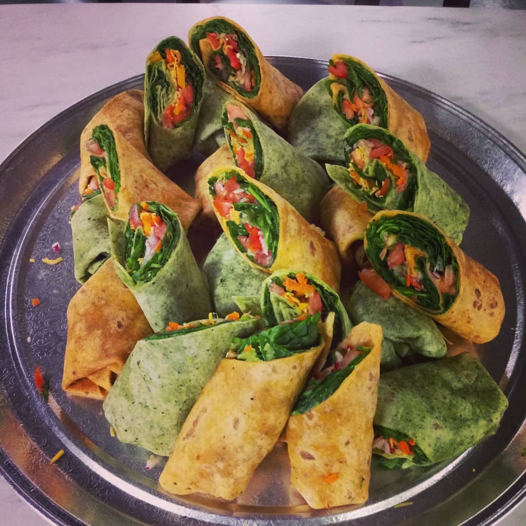 412FoodRescue's tweet photo. Congratulations to Chef Ed who has officially curated and prepared 🍏 3,000 meals 🍏 from the #GoodFoodProject! The meals utilized rescued ingredients and have gone to nonprofits like #MillvaleCommunityLibrary, #Persad, Women's Center & Shelter, Brookline Teen Outreach, and more. https://t.co/sz4PVvJM5b