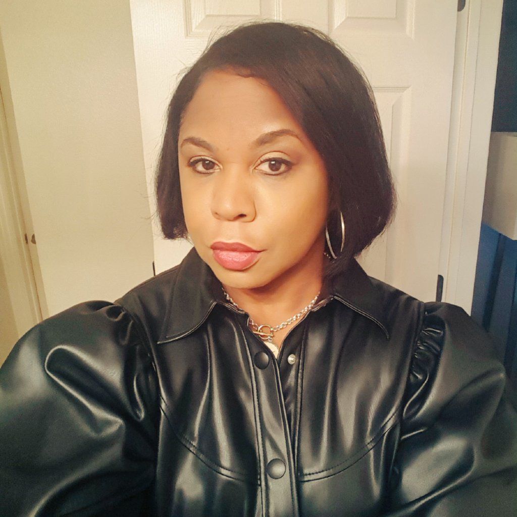 couturechic1's tweet image. For those fellow zealots for @ZARA check our their faux leather collection!  ❤my blouse. #StatementTop #Fall2019Fashion #ZARA