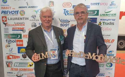 _LMTR_'s tweet photo. Merci à notre partenaire #B2PWeb de nous avoir rendu visite sur notre stand au salon #SOLUTRANS (#Lyon 🇫🇷)! 💪

▶ Vincent LE PRINCE, directeur de B2P aux côtés de Patrick Pele, président de LMTR 😎

#LMTR #Fierdemonmetier https://t.co/8VxI9oZEOI