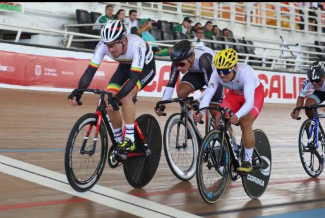 #JuegosDelBicentenario 🤠|🇧🇫 Estos son los resultados de la elección Casanare de ciclismo modalidad pista: 
Prueba Scratch 
9  lugar - Laura sofia Castillo 
16 lugar - Valentína Latriglia 16 
Prueba por Puntos 
8 lugar - William Muñoz 
8 lugar - Laura Sofía Castillo 
🤝
