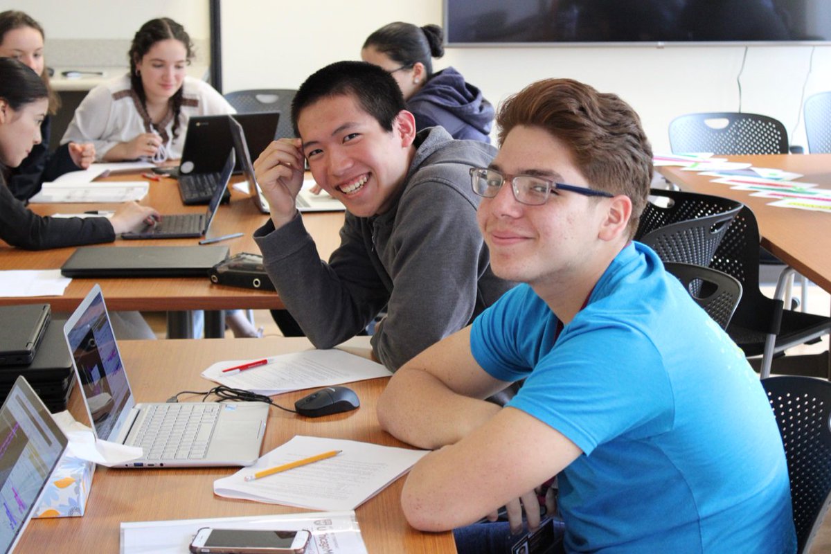 UCCancerCenter's tweet image. Attention high school students: Applications for #researcHStart 2020 are LIVE!! Summer research placements at @UCCancerCenter @UICancerCenter @CancerCenterIL @LurieCancer and @RushCancer (NEW!). Visit uchicagomedicine.org/researcHStart for details. Deadline: January 20, 2020.