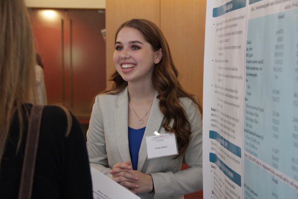 UCCancerCenter's tweet image. Attention high school students: Applications for #researcHStart 2020 are LIVE!! Summer research placements at @UCCancerCenter @UICancerCenter @CancerCenterIL @LurieCancer and @RushCancer (NEW!). Visit uchicagomedicine.org/researcHStart for details. Deadline: January 20, 2020.