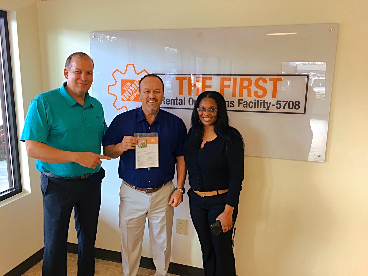 nikisha_nw's tweet photo. Week 2 of Bobby and I I assimilation with RRM, Tracey Shirley. Great kickoff on the initial training experience by building rapport to lay the foundation, for open communications, strategic planning and Rental Excellence!!! @ThdSandy @BobbyPendleton3 @TracyTHDRental https://t.co/5TVuteYcwx