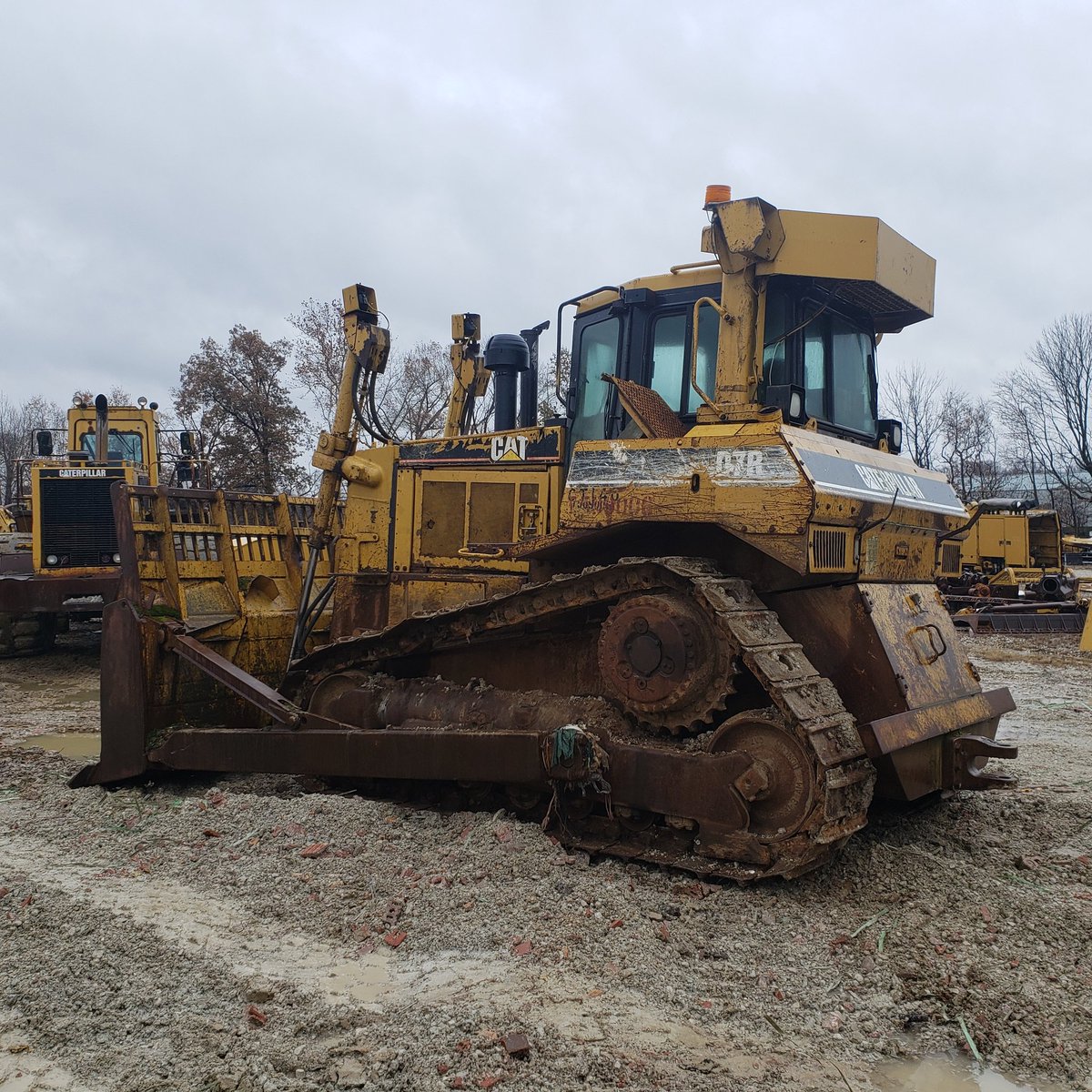 CroweEquipment's tweet photo. CAT D7R just in for parts! S/N: 2EN Contact us for parts! #D7R #CaterpillarD7R #Bulldozer #CaterpillarEquipment #CatParts #EarthMovers #CoalMining #CatUsedParts #CroweEquipment #FriendsOfCoal #CatMining #DirtWork #CaterpillarWrenching #CaterpillarBulldozers #HeavyEquipment https://t.co/wQrloSLYE1