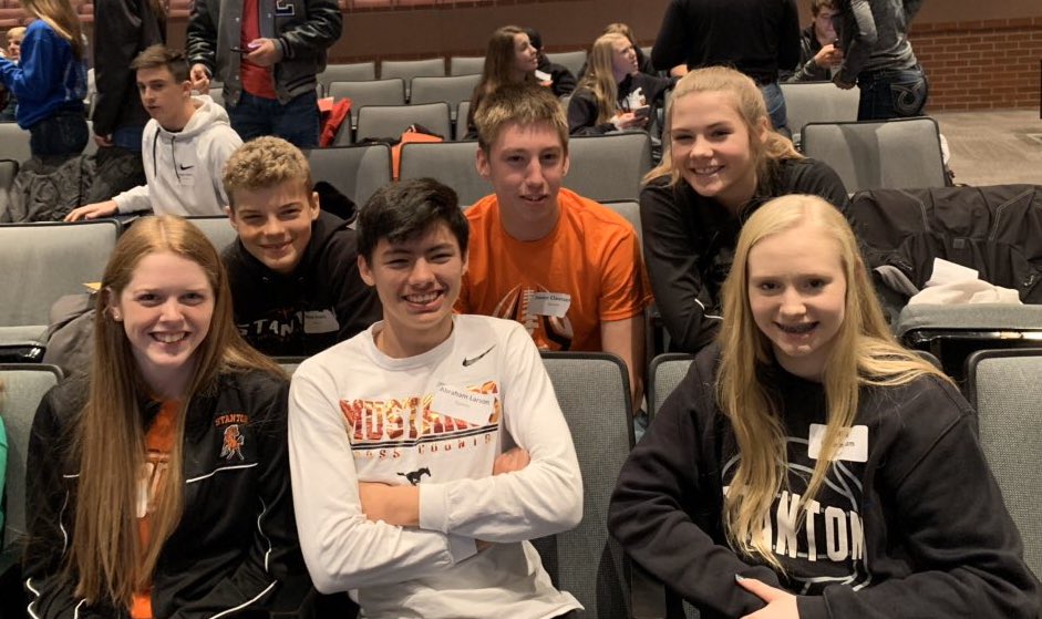 SCSActivities's tweet photo. Our school-wide huddle is committed to building positive relationships, display sportsmanship,offer unconditional love, & put others needs above my own. We will base our huddle on trust & values #Sportsmanship Summit @NebraskaCoach @taylorsiebert #NESummit2019
#rolemodel #1Hud https://t.co/ViLitHTbmA