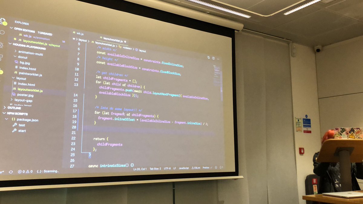 leicesterjs's tweet image. Live coding here at #leicesterjs 😱 from @freezydorito